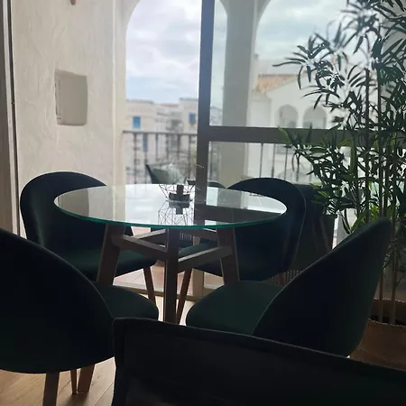 Privado En Occidental Puerto Banus Lejlighed Marbella